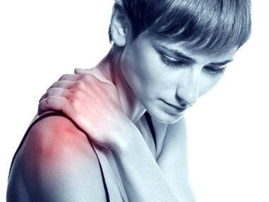 Douleur dans l'articulation de l'épaule due à l'arthrose
