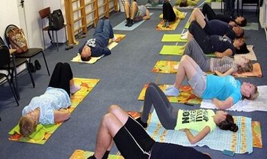 Cours de sports médicaux pour l'arthrose de l'articulation du genou